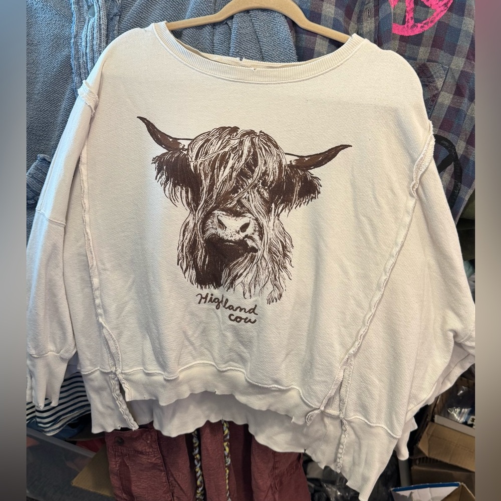 NWOT Free People We The Free Graphic Camden Pullover - highland cow combo - XS - Picture 9 of 11